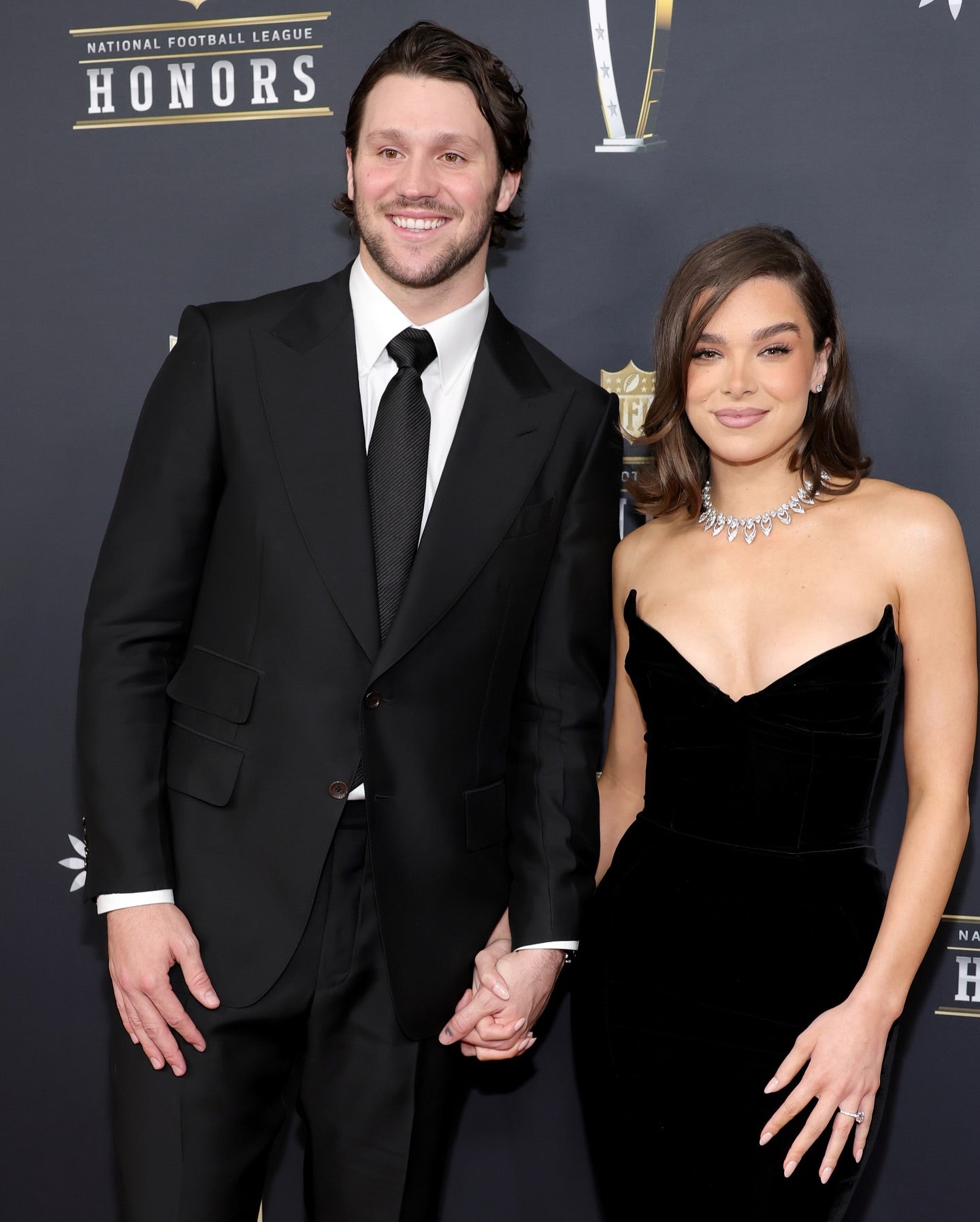 Elle - Josh Allen and Hailee Steinfeld inspire key wedding trends